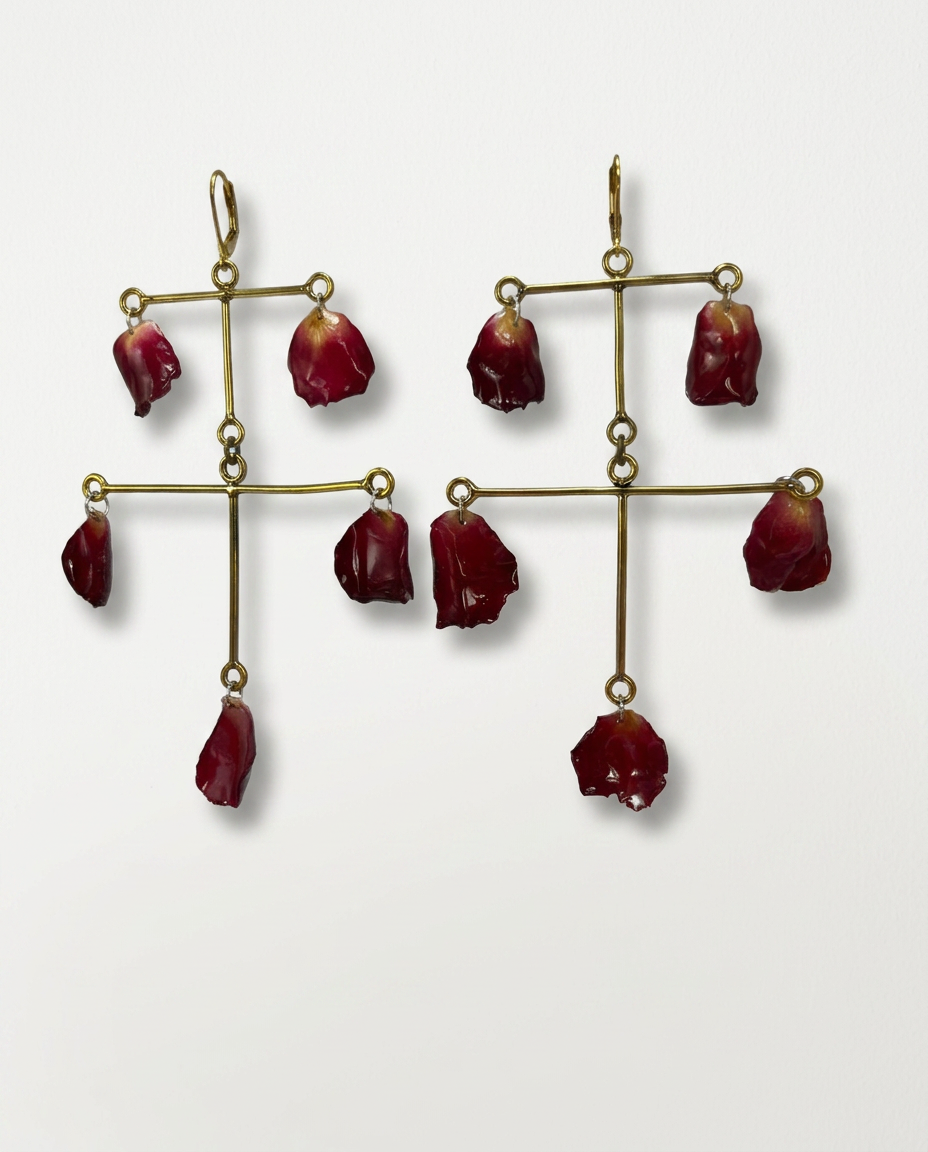 XL chandelier rose pedals