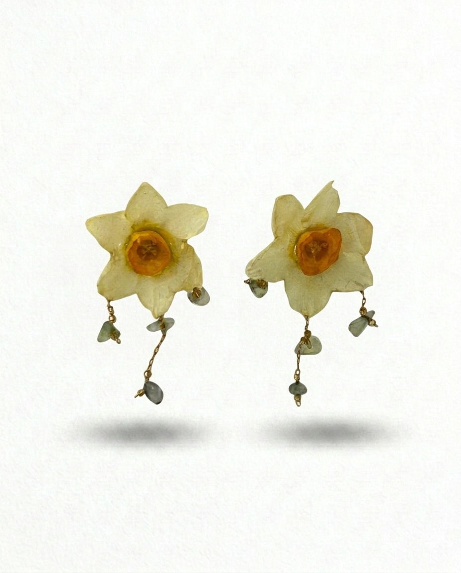Daffodil stud earrings.