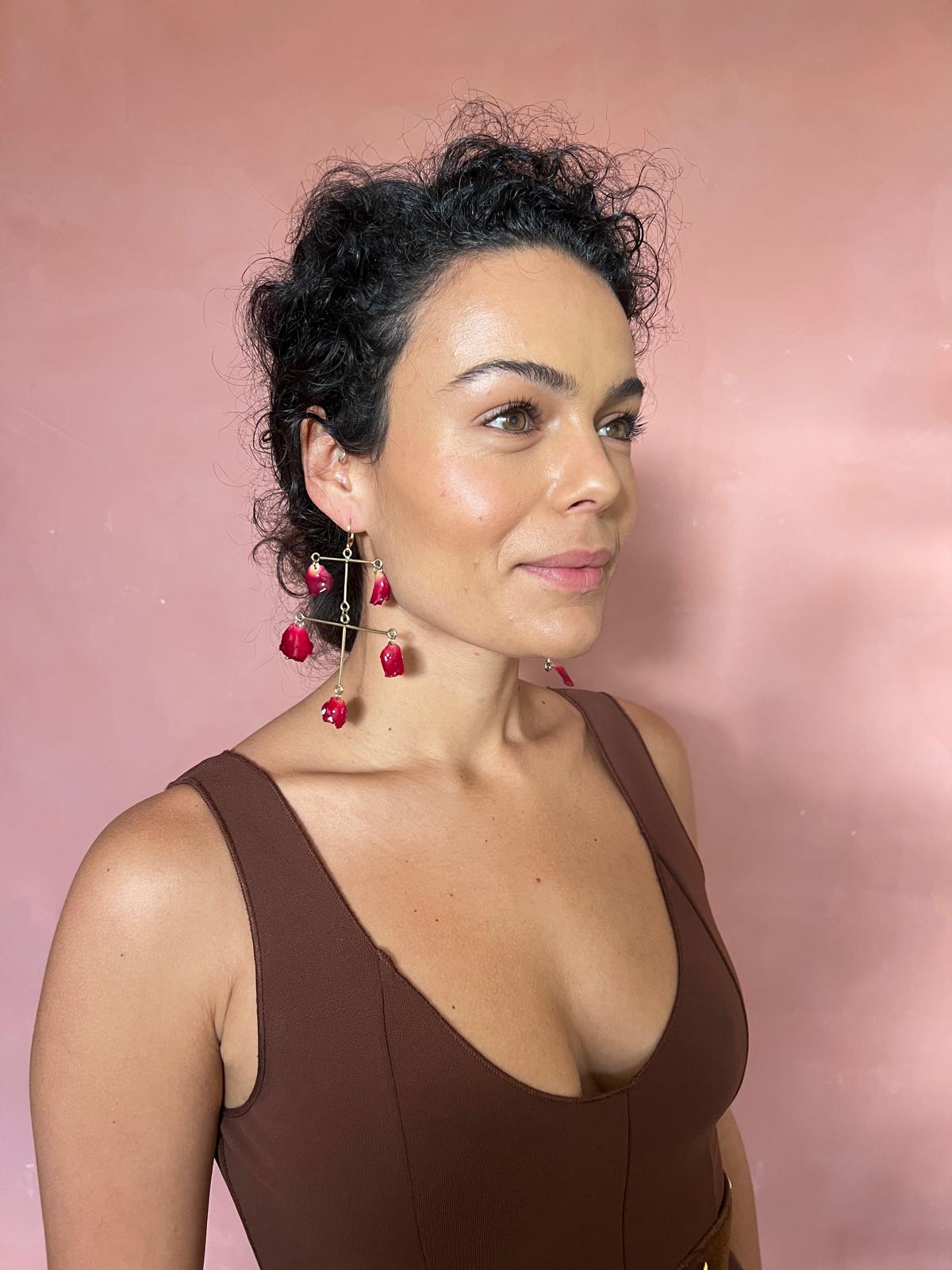 XL chandelier rose pedals