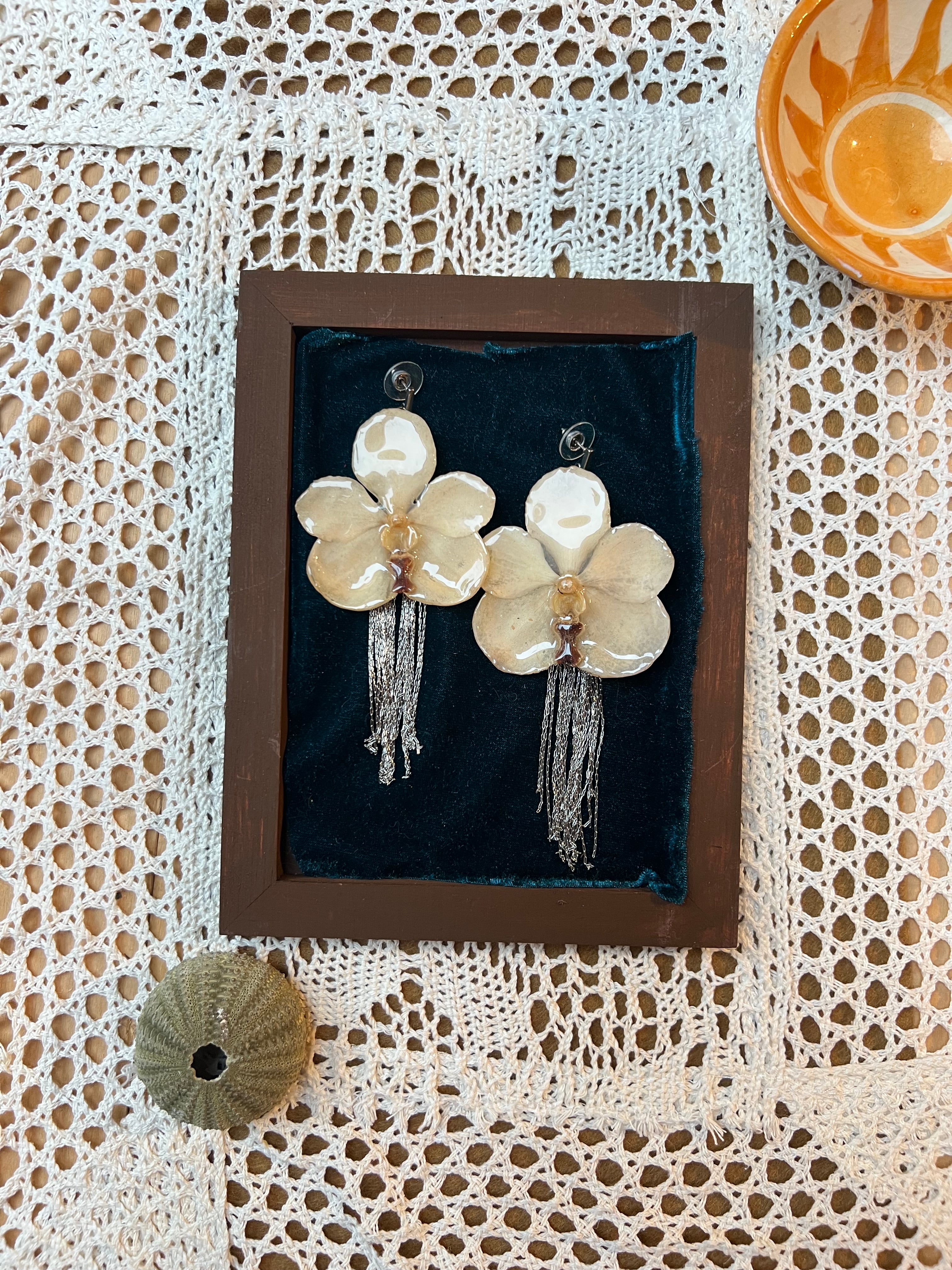 White orchid silver dangling treads