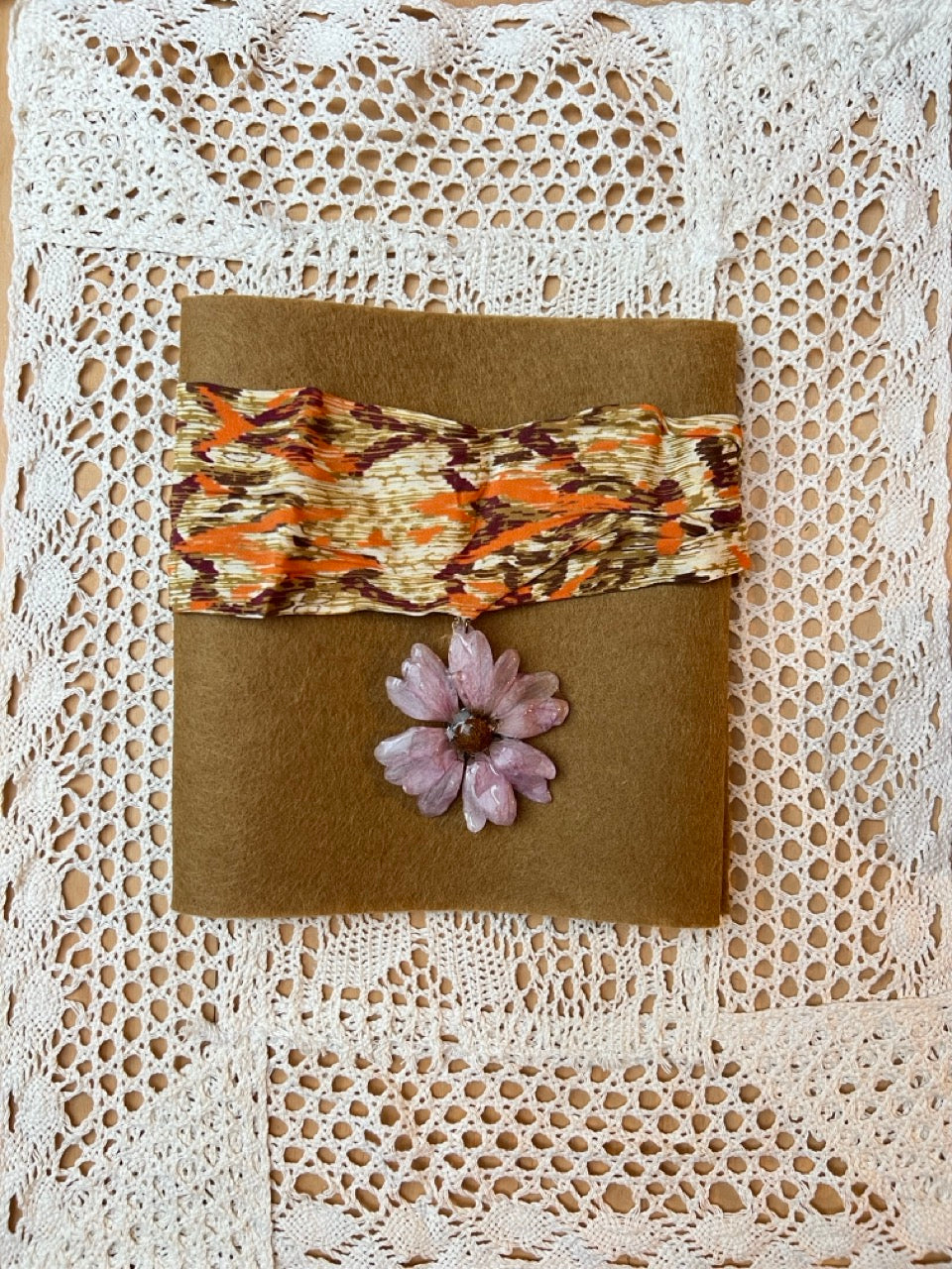 Lilac Chrysant on fabric choker