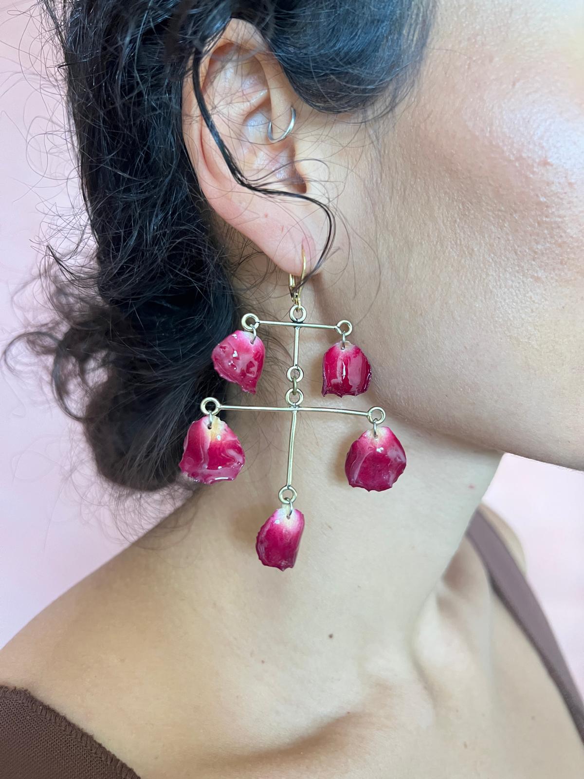 XL chandelier rose pedals